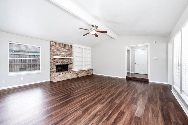 Building Photo - 1922 Arcadia Dr