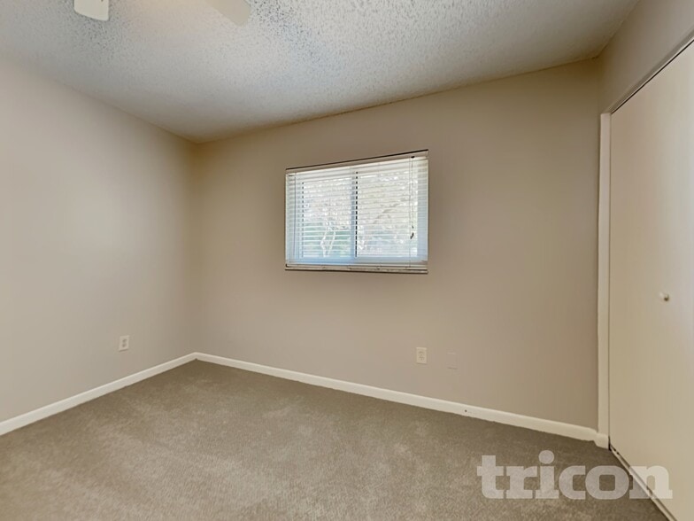 Building Photo - 12293 103rd St N