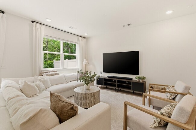 Building Photo - 6006 Mill Tree Ct