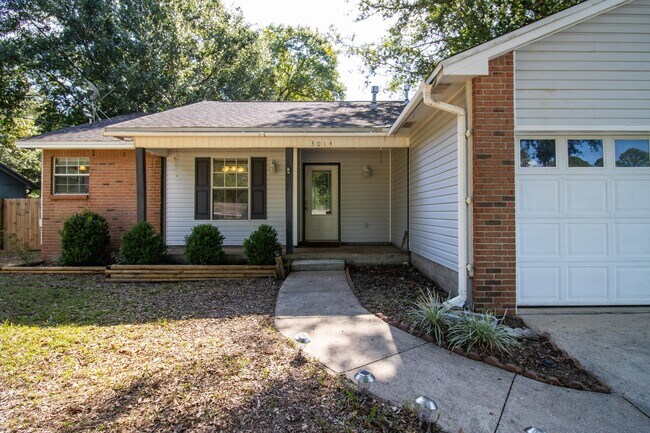 Building Photo - 3014 Windsor Cir