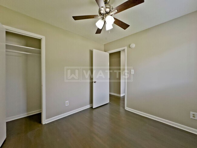 Building Photo - 3-Bedroom Home in Midfield