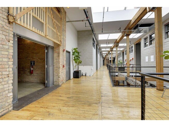 Building Photo - 801 N Washington Ave