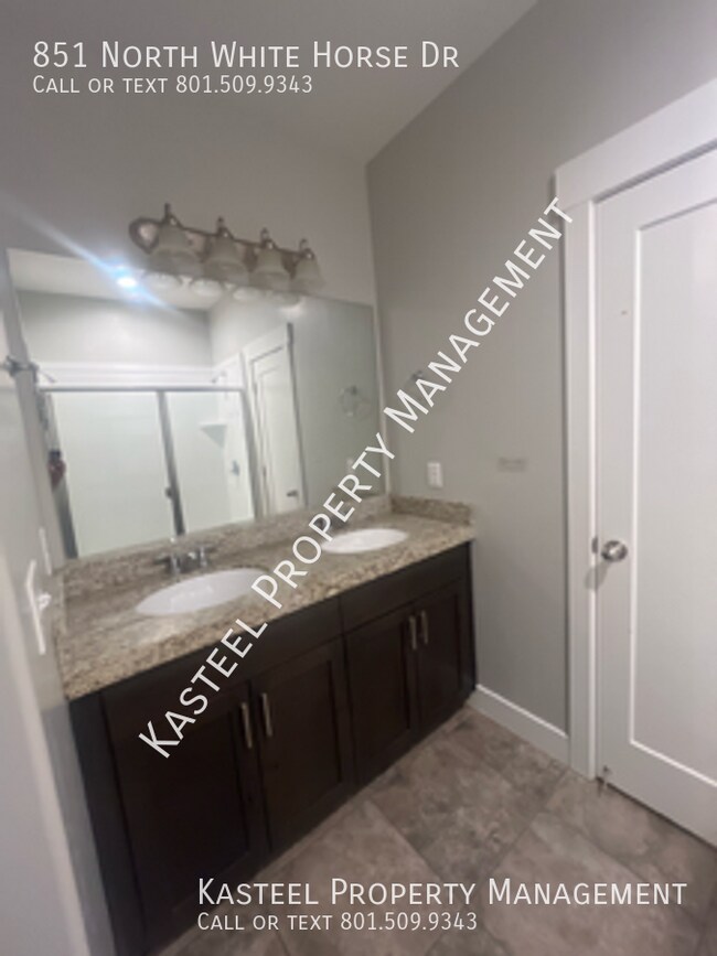 Building Photo - 851 White Horse Dr