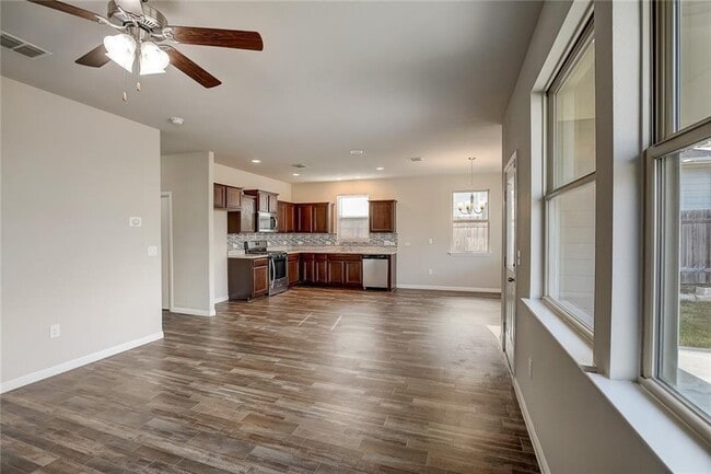 Building Photo - 162 Guemal Rd