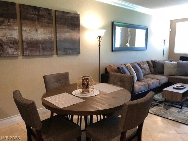 Building Photo - 220 E Flamingo Rd