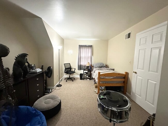 Building Photo - 3 Bedroom 1.5 Bathroom in Elizabethtown!