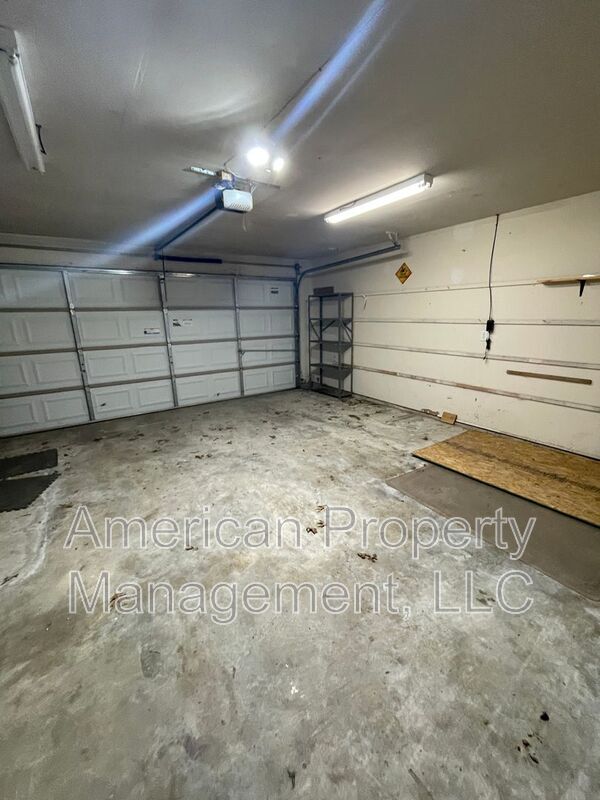 Building Photo - 9804 N 107th E Ave