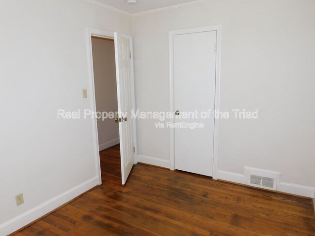 Building Photo - 1104 Madison Ave