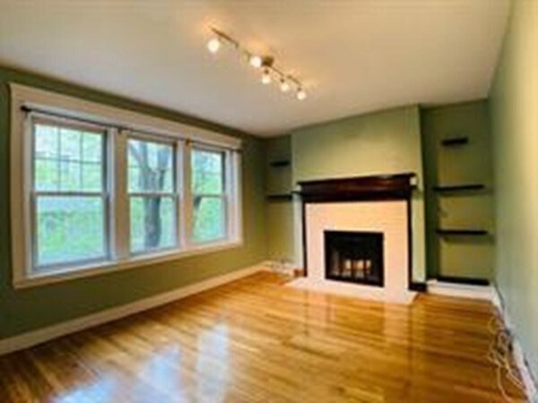 Primary Photo - 11 Vinal St