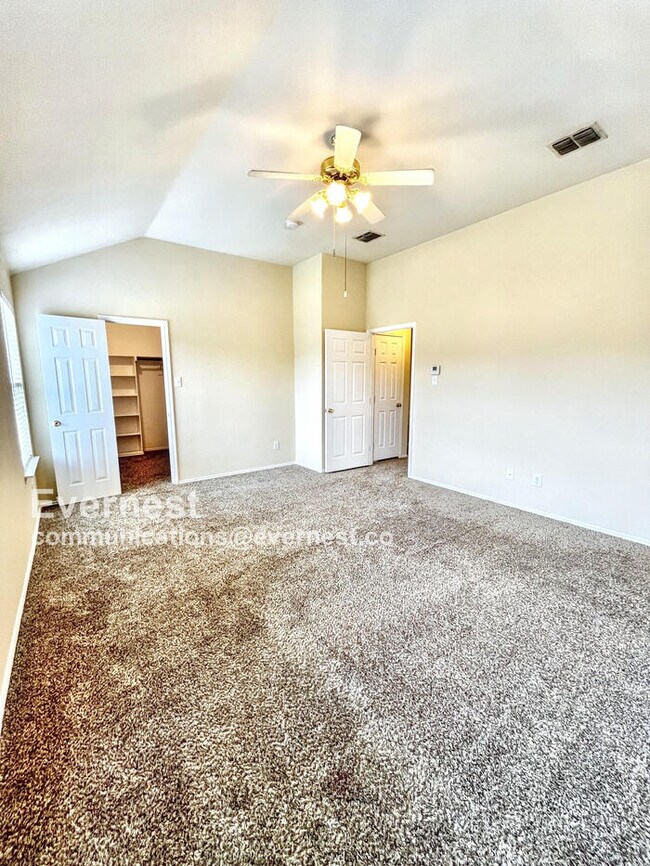 Building Photo - 11569 Petunia Dr