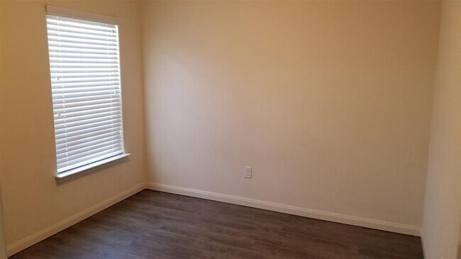 Building Photo - 1616 Treeta Trail