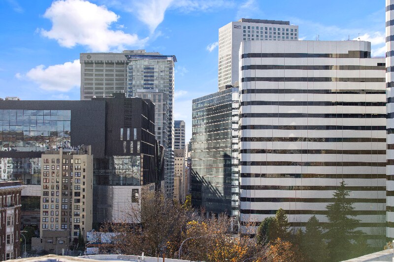 Building Photo - 312 E Olive Pl