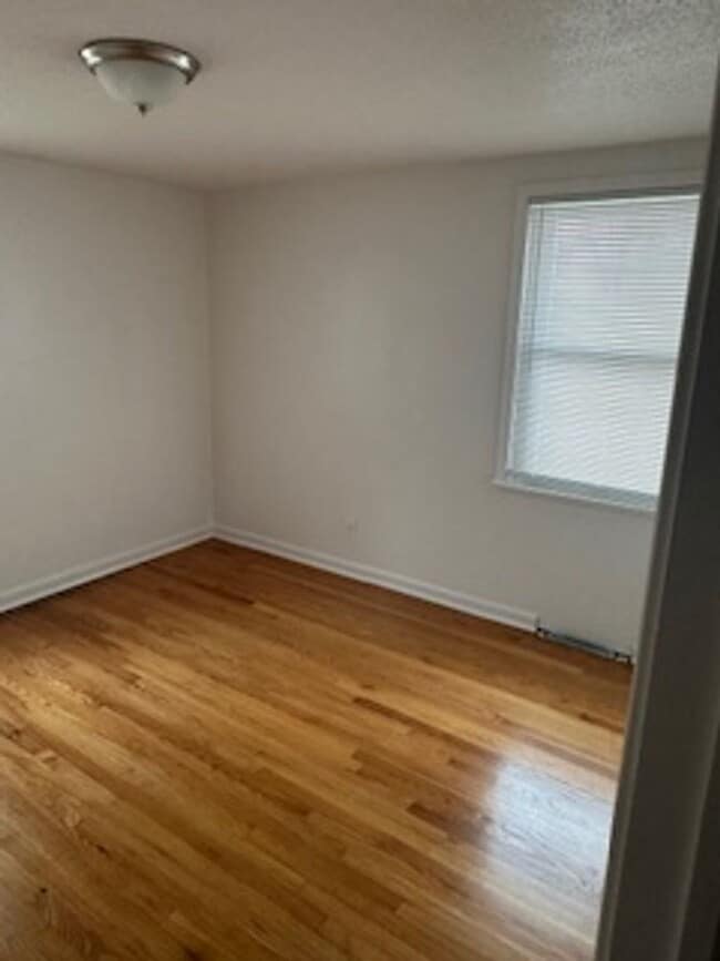 Building Photo - Welcome Home! Beautiful 4 Bedroom 2 Bath Home in Kansas City, MO