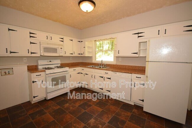 Building Photo - 1864 Flintwood Dr SE