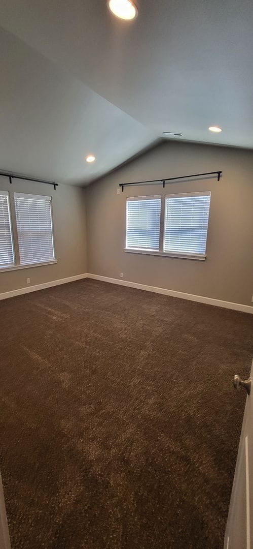 Building Photo - 4 Bed 2.5 Bath - NW Redmond