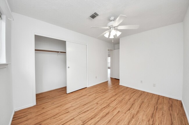 Building Photo - 17003 Amidon Dr