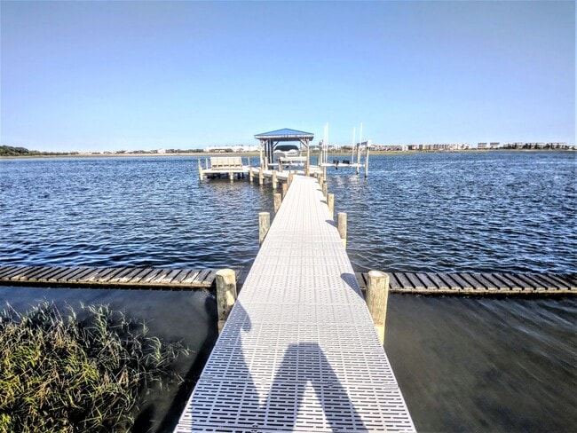 Building Photo - 158 Big Hammock Point Rd
