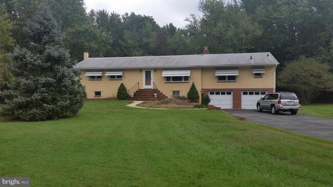 Primary Photo - 1154 Steamboat Rd