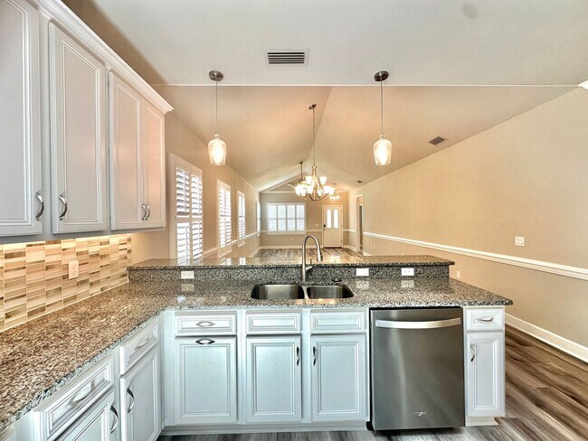Building Photo - Modern Comfort in Fletcher Oaks – 3BR/2BA Home with Natural Light & Serene Views