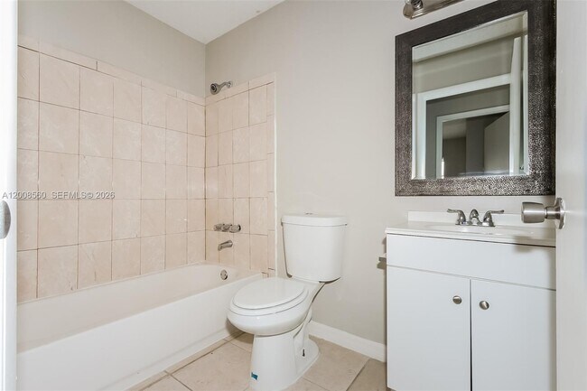 Building Photo - 438 SE Streamlet Ave