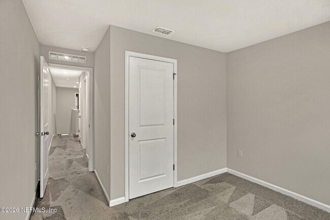 Building Photo - 5958 Creekside Crossing Dr