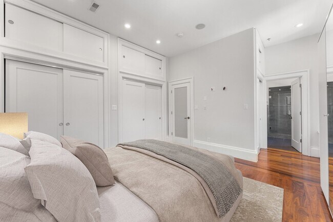 Building Photo - 32 Rutland St