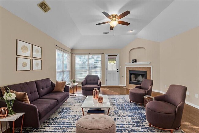 Building Photo - 5009 Hibiscus Valley Dr