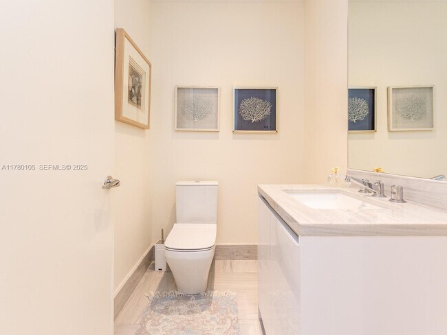 Building Photo - 16901 Collins Ave