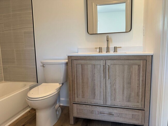 Building Photo - Brand new luxury townhome on the eastside. Section 8 approved!!!