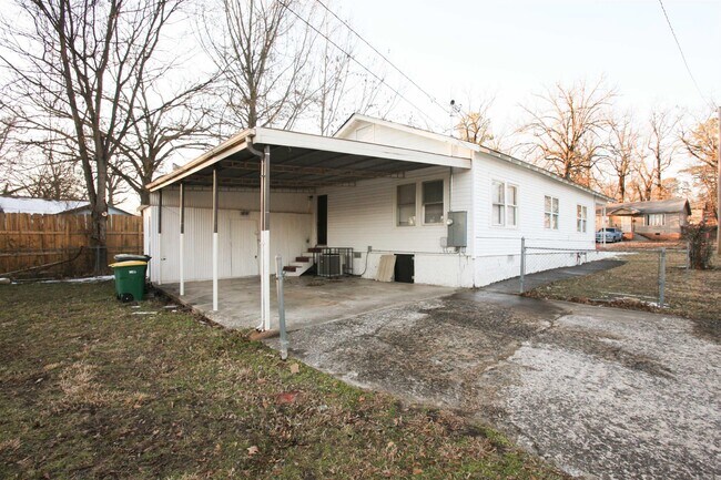 Building Photo - 4501 W 28th St