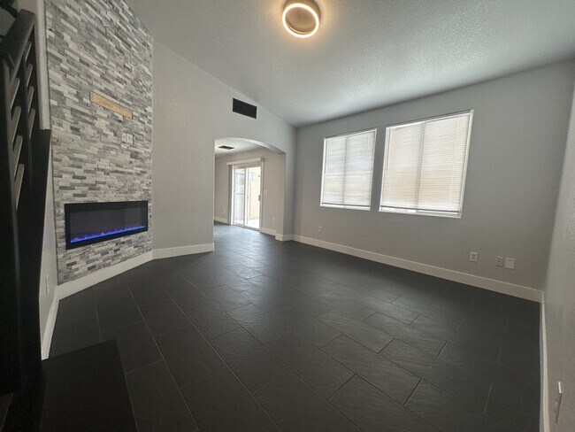 Building Photo - 7288 Quarterhorse Ln