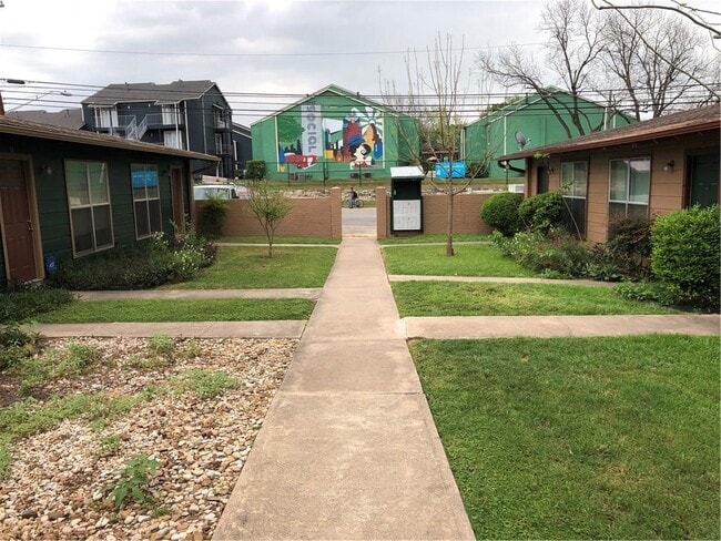 Building Photo - 2314 Parker Ln