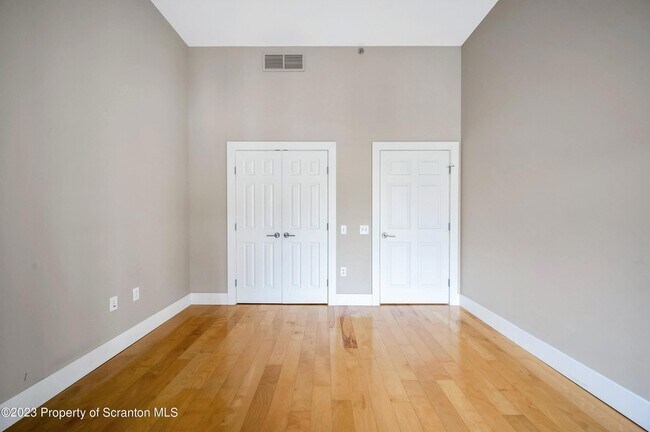 Building Photo - 509 Bogart Pl