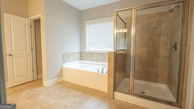Building Photo - 3731 Ivy Lawn Dr NE