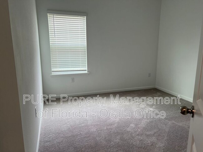 Building Photo - 3429 NE 40th St