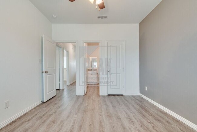 Building Photo - $1630! 3 Bed 2 1/2 Bath home in FORT WORTH!