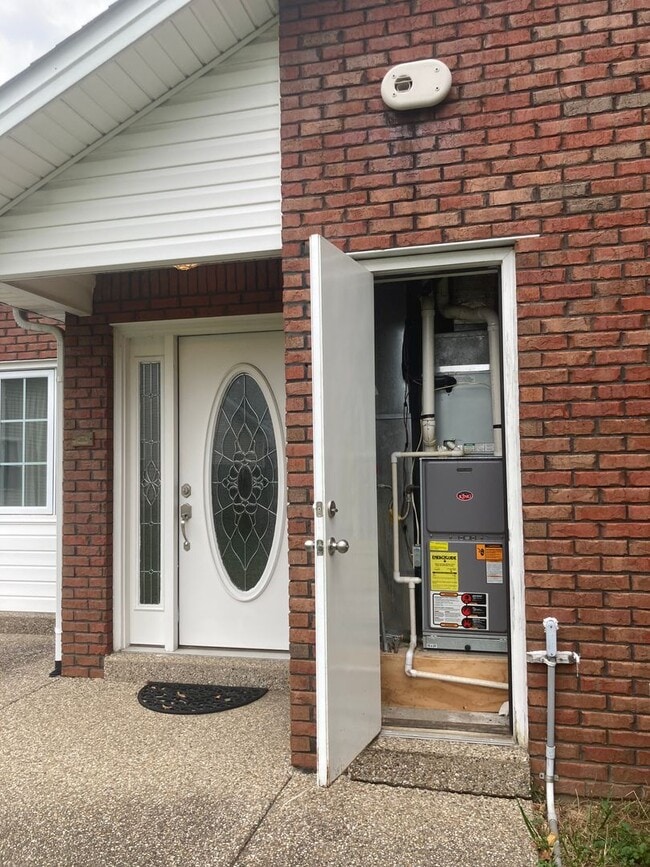 Building Photo - 106 Walnut Trace Cir