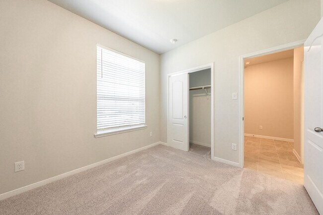 Building Photo - Pre-Leasing Now for Mid-July – Westfield C...