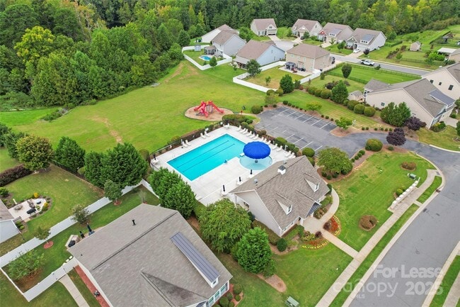 Building Photo - 1037 Jack Pine Rd