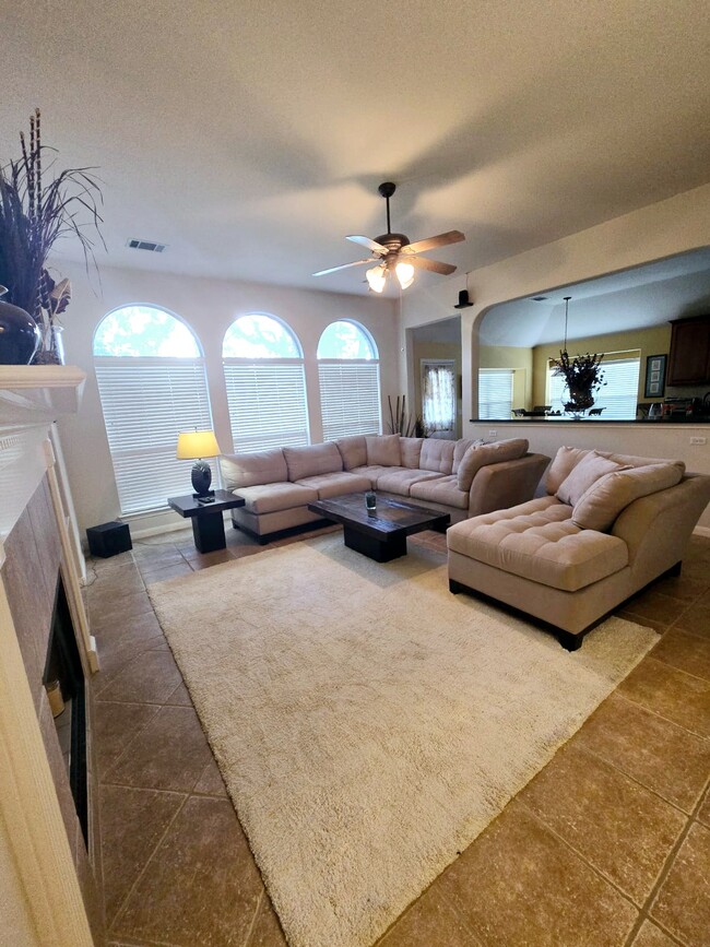 Building Photo - 10605 Lord Derby Dr