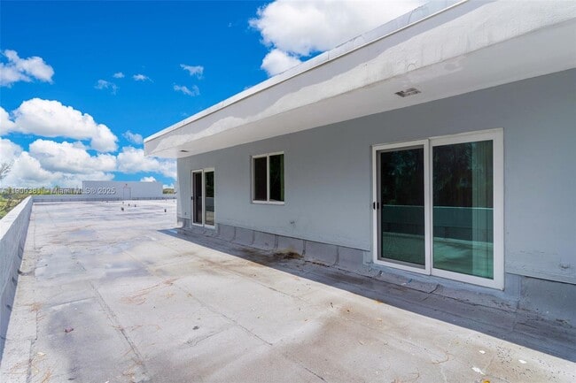Building Photo - 14820 Naranja Lakes Blvd