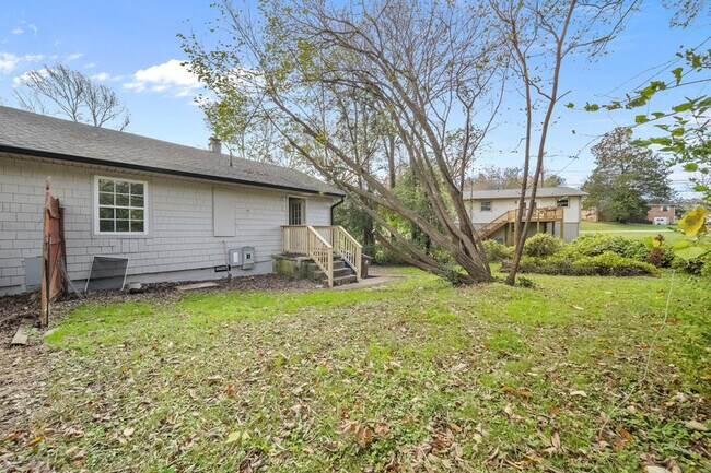 Building Photo - 150 Lawton Rd