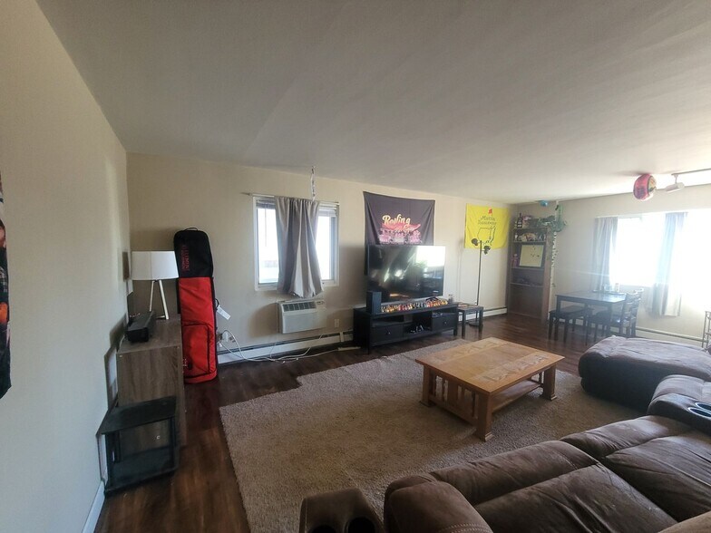 Building Photo - Park Tower Apartments