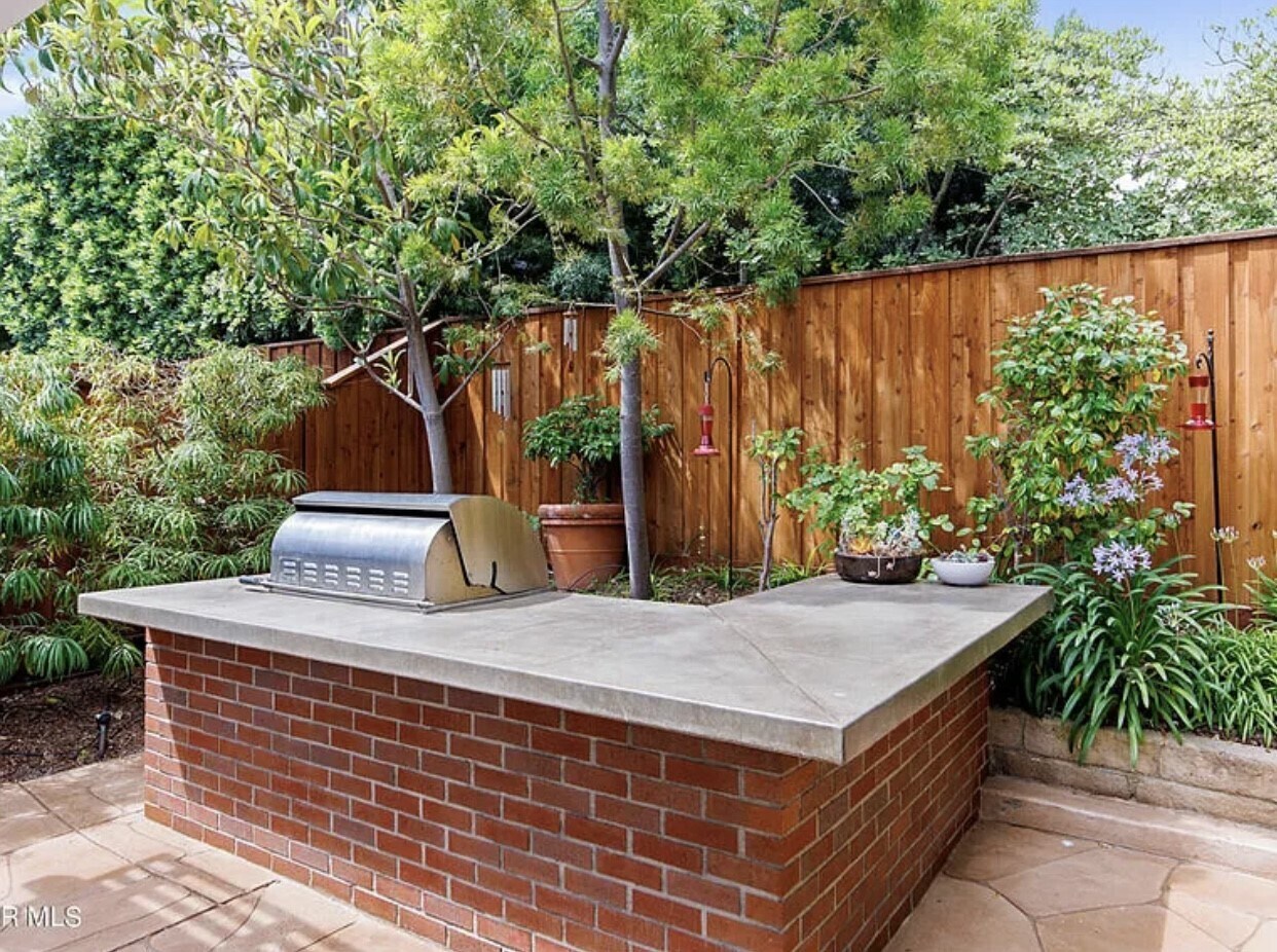 Building Photo - 1431 Whitehall Pl