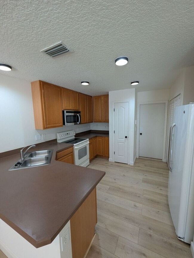 Building Photo - 131 Merlot