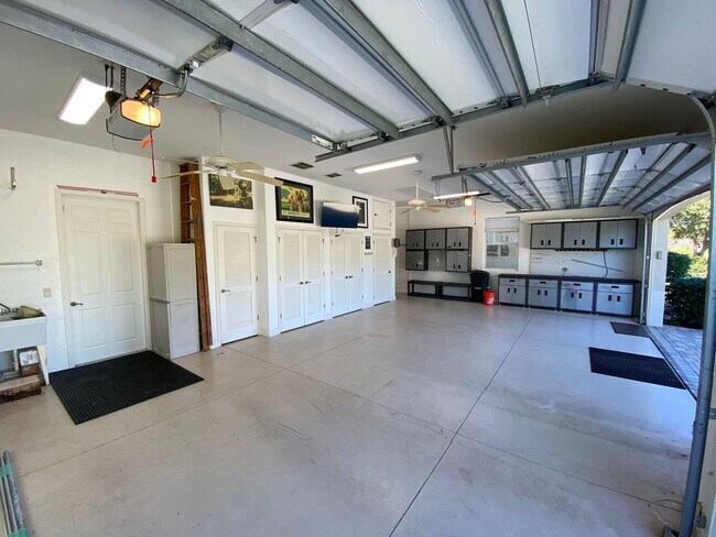 Building Photo - Spectacular and Luxurious Turnkey ANNUAL Lease in The Village of Bridgeport