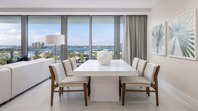 Building Photo - 3100 N Ocean Dr