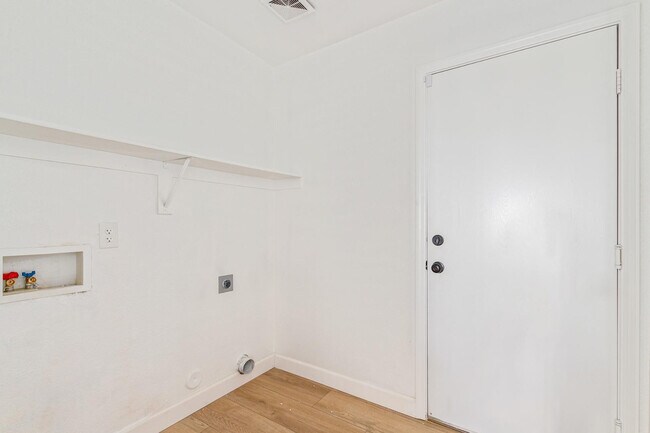 Building Photo - 23074 N 106th Ln