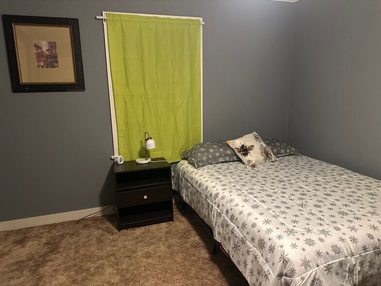 Building Photo - 325 Aucoin St