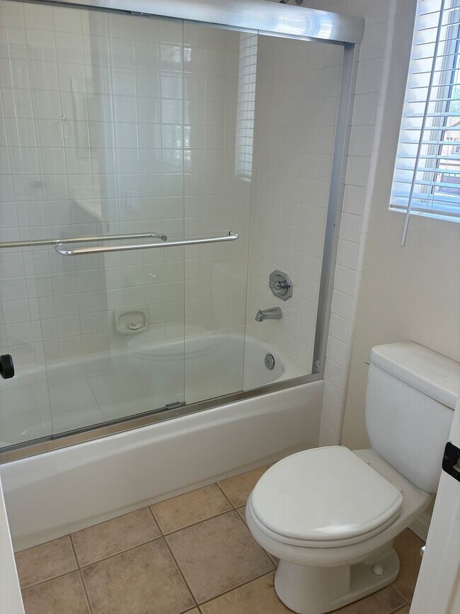 Building Photo - 585 Mindenvale Ct